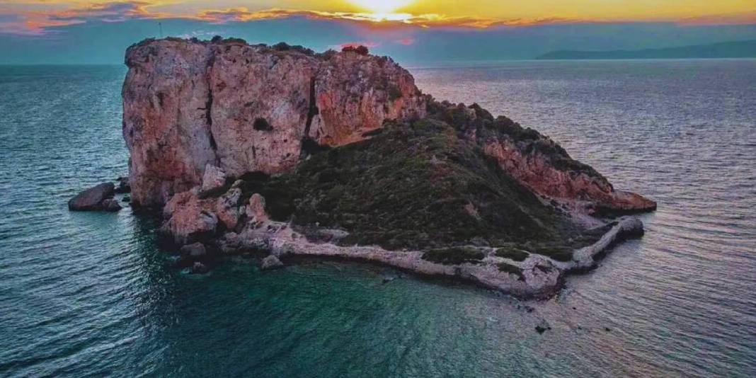 Doğa ve tarih tutkunları buraya akın ediyor! Ada, deniz, sessizlik, manzara: Keşif için geç kalmayın 6